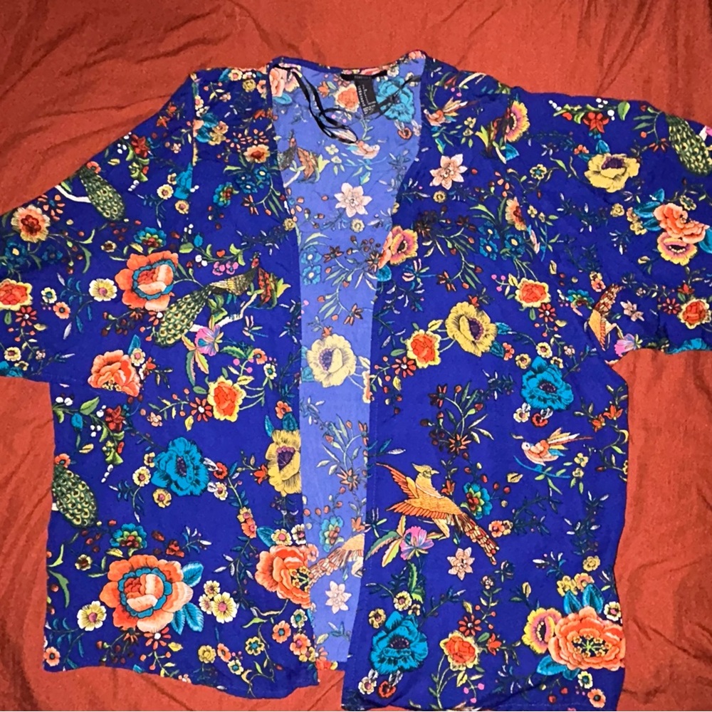 Trendy Blue Floral Kimono - Forever 21 Size Small
